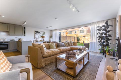undefined, London Road, Hindhead GU26