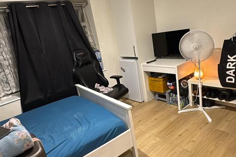 House share to rent, Browngraves Road, HAYES, Greater London, UB3