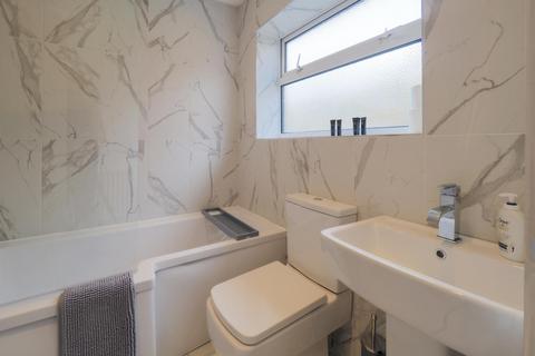 House to rent, Kingfield Gardens, Woking GU22
