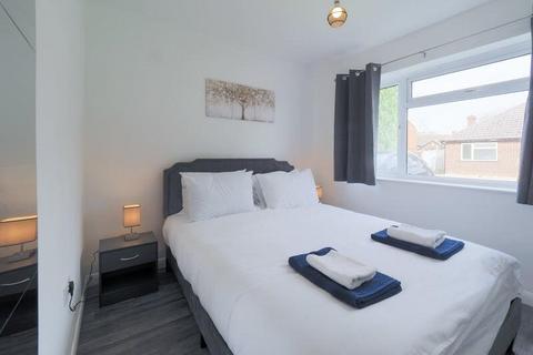 1 bedroom house to rent, Kingfield Gardens, Woking GU22
