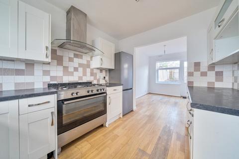 3 bedroom house to rent, Little Dimocks, London, SW12