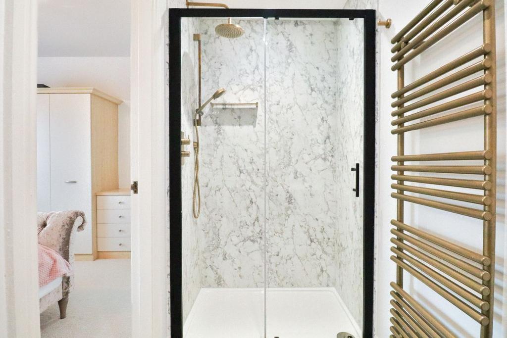 Ensuite 2