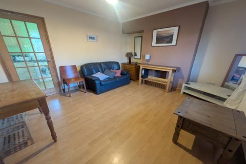 2 bedroom end of terrace house to rent, Boundary Road, Beeston, NG9 2QZ