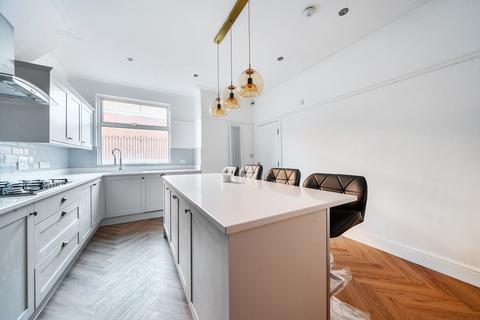 5 bedroom terraced house for sale, Methley Drive, Leeds LS7