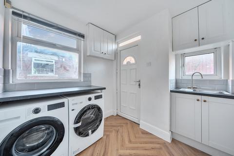 5 bedroom terraced house for sale, Methley Drive, Leeds LS7