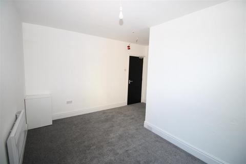 1 bedroom flat to rent, 100 Reads Avenue, Blackpool