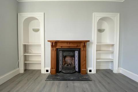 2 bedroom flat to rent, Holburn Road, City Centre, Aberdeen, AB10