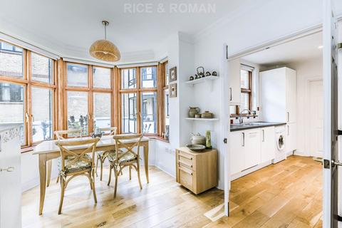 2 bedroom retirement property for sale, Esher Park Avenue, Esher KT10