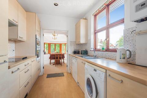2 bedroom retirement property for sale, Esher Park Avenue, Esher KT10