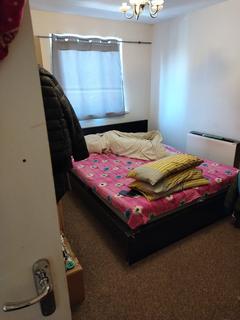 2 bedroom flat to rent, Gurney Close, Barking IG11