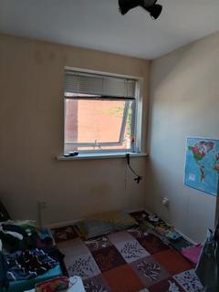 2 bedroom flat to rent, Gurney Close, Barking IG11