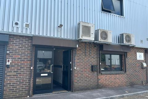 Industrial unit to rent - Aragon Rd Yateley GU46 6GA