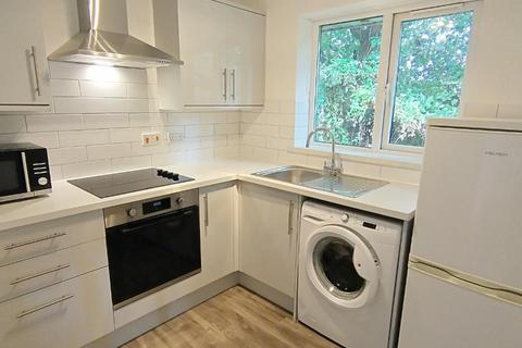 1 bedroom flat to rent, Itchen Avenue, Bishopstoke