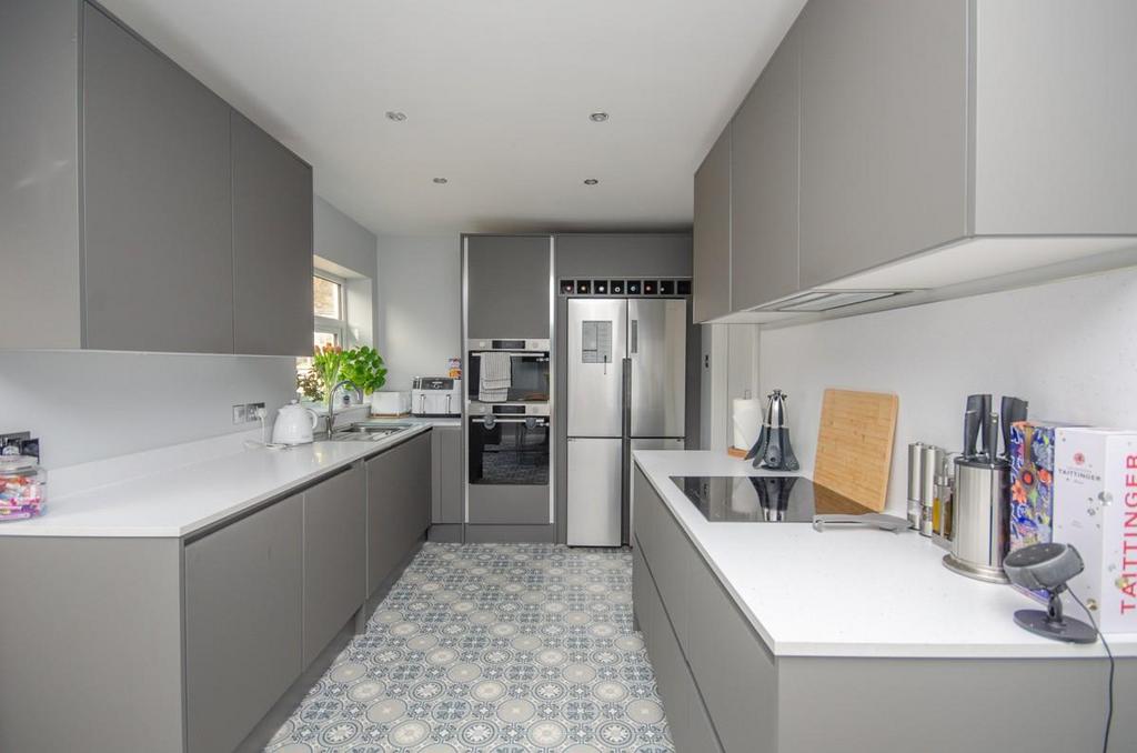 Kitchen pic 3.jpg