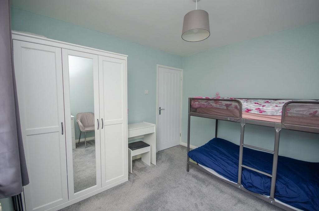 Bedroom 2 pic 2.jpg