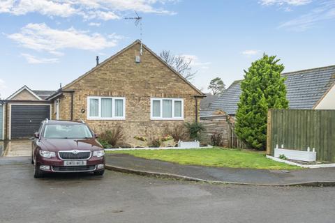 2 bedroom detached bungalow for sale, Wychwood Close, Carterton, Oxfordshire, OX18