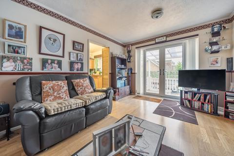 2 bedroom detached bungalow for sale, Wychwood Close, Carterton, Oxfordshire, OX18
