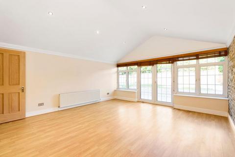 undefined, Hanger Lane, Ealing, W5