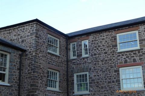 2 bedroom flat to rent, 8 Perreyman Square, Tiverton EX16
