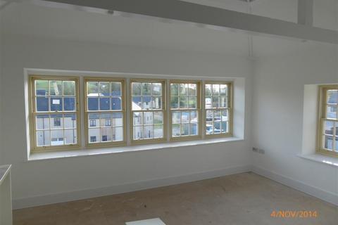 2 bedroom flat to rent, 8 Perreyman Square, Tiverton EX16