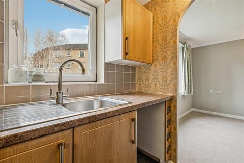 1 bedroom flat for sale, Fishers Lane, London, W4