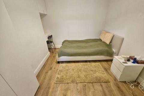 1 bedroom maisonette to rent, Millway, Mill Hill, NW7