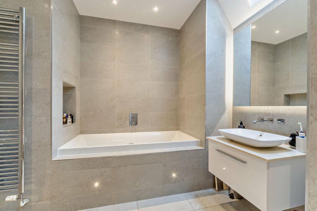 Bath 2.jpeg