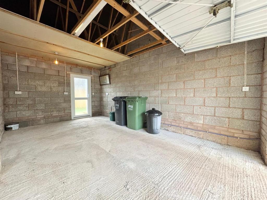Garage.jpeg