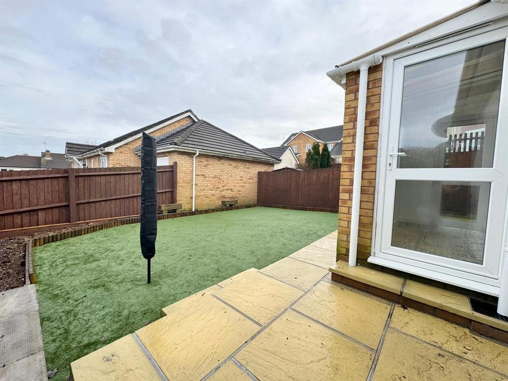 Rear garden 2.jpeg