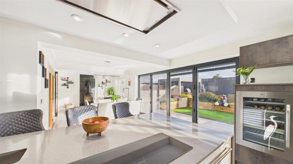 Open Plan Living/Dining and Kitchen Area