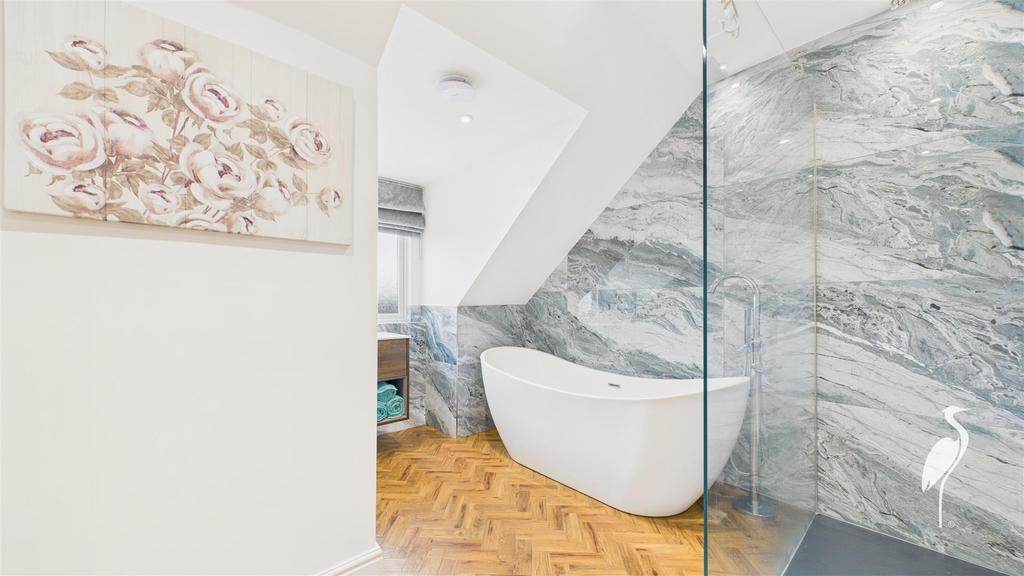 En-Suite Bathroom