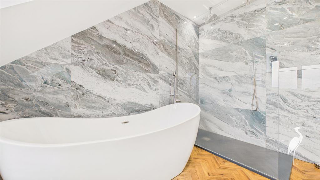 En-Suite Bathroom