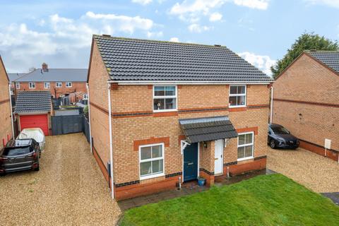 2 bedroom semi-detached house for sale, Lupin Road, Lincoln, Lincolnshire, LN2