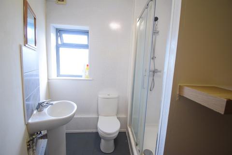undefined, Flat 3, 190 Penarth Road, Cardiff