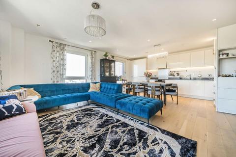 3 bedroom flat for sale, Capitol Way, London NW9