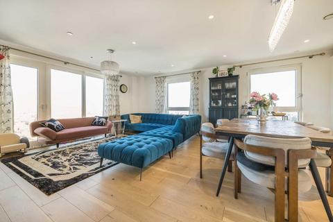 3 bedroom flat for sale, Capitol Way, London NW9