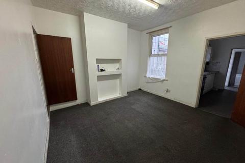 3 bedroom terraced house to rent, Bilston Road, Wolverhampton WV2