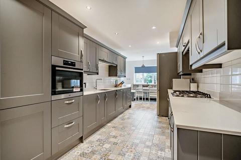 3 bedroom detached house to rent, Cheney Street, Pinner