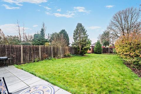 3 bedroom detached house to rent, Cheney Street, Pinner
