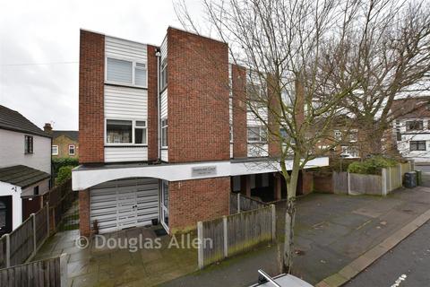 2 bedroom flat for sale, Swancrest Court, Woodford Green IG8