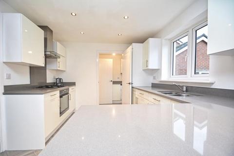3 bedroom detached house for sale, Primrose Avenue, Clehonger, HR2