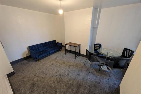 4 bedroom private hall to rent, Monica Grove, Burnage, Manchester