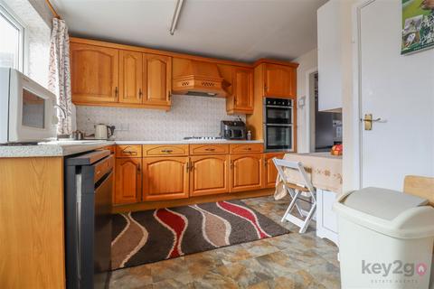 undefined, Stoneley Crescent, Sheffield, S12