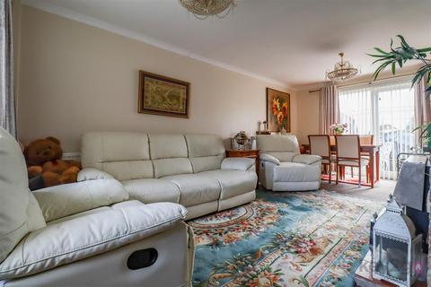 undefined, Stoneley Crescent, Sheffield, S12
