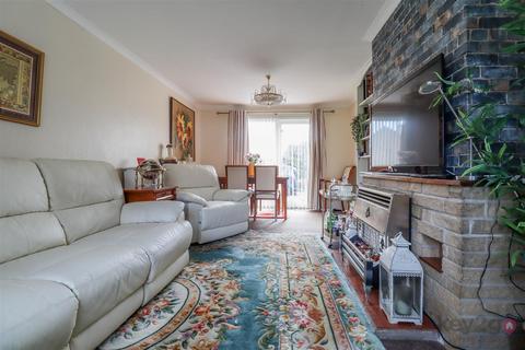undefined, Stoneley Crescent, Sheffield, S12
