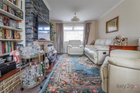 undefined, Stoneley Crescent, Sheffield, S12
