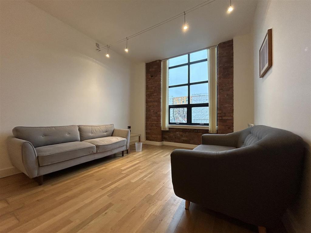Livingroom (2).jpeg