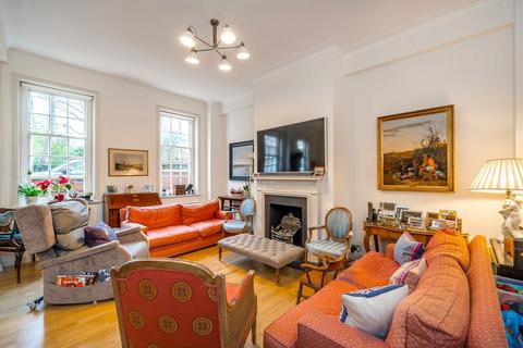 undefined, Duchess Of Bedfords Walk, London W8