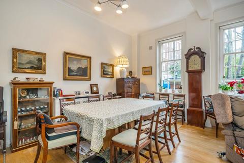 undefined, Duchess Of Bedfords Walk, London W8