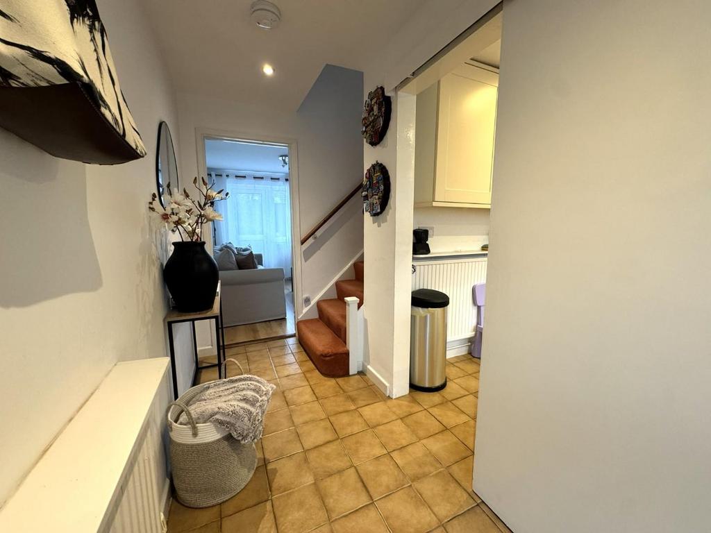Entrance hallway.jpg